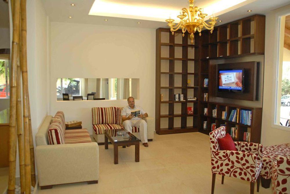 Lassi Hotel Luaran gambar