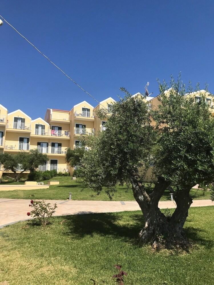 Lassi Hotel Luaran gambar